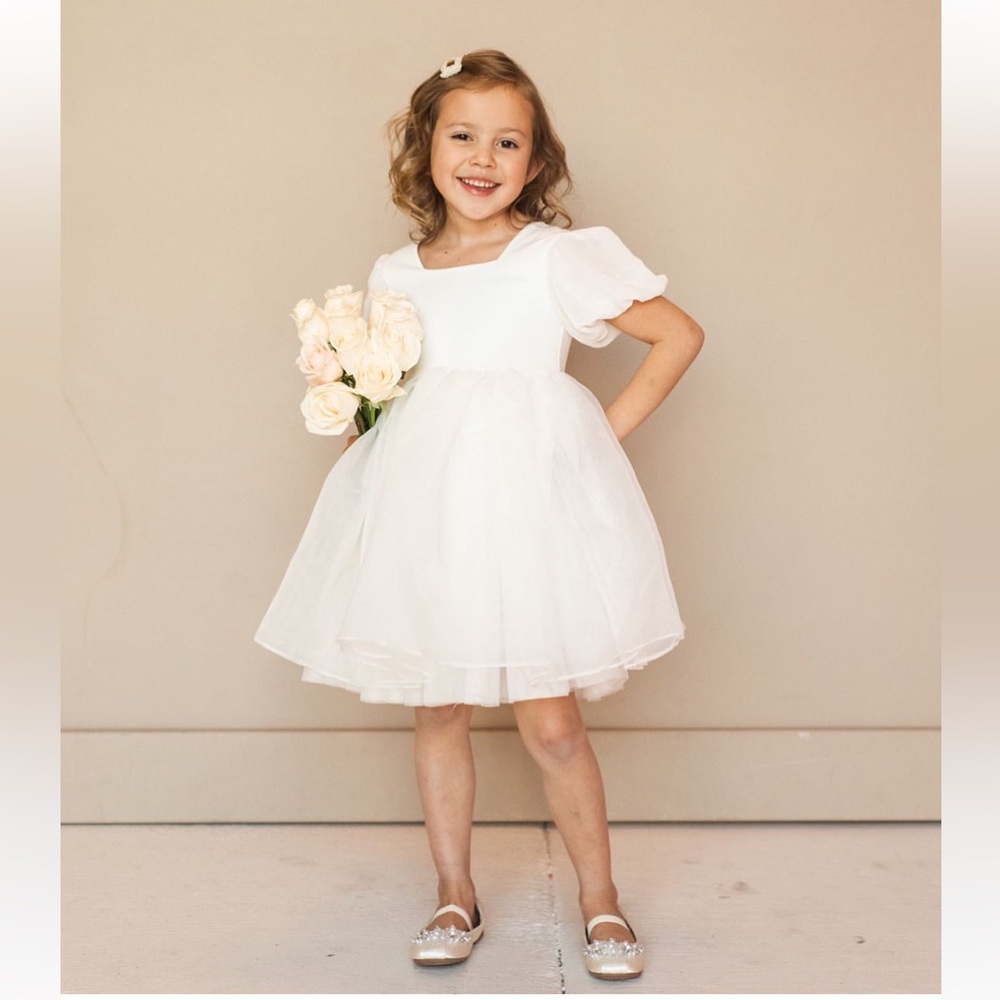 Holly & Bloom Baby’s Breath Puff Sleeve Dress